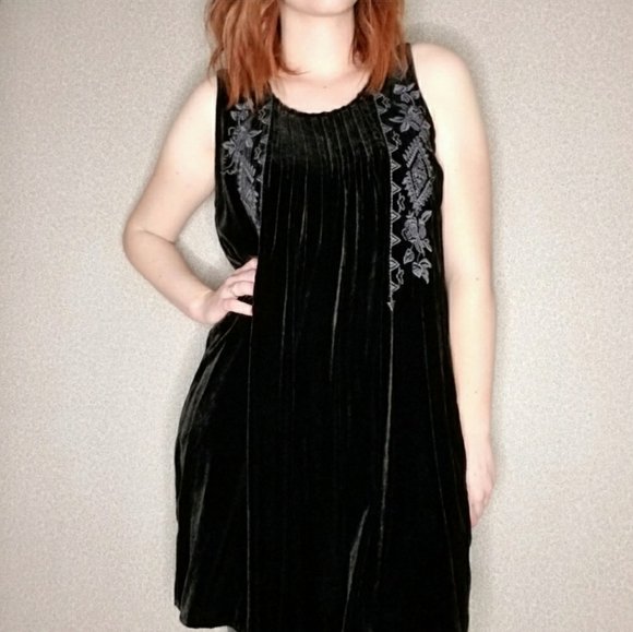 Johnny Was Dresses & Skirts - Johnny Was JWLA Black Velvet Boho Embroidered Silk Blend Pintucked Dress